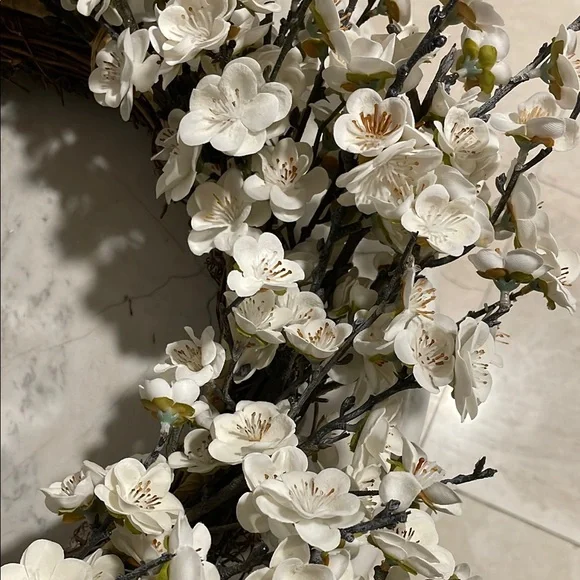 Pottery Barn Faux Plum Blossom Wreath - White - Picture 8 of 10